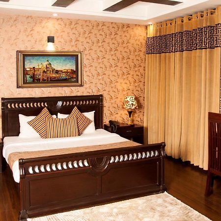 Royal Elegance Hotel Lahore Eksteriør billede