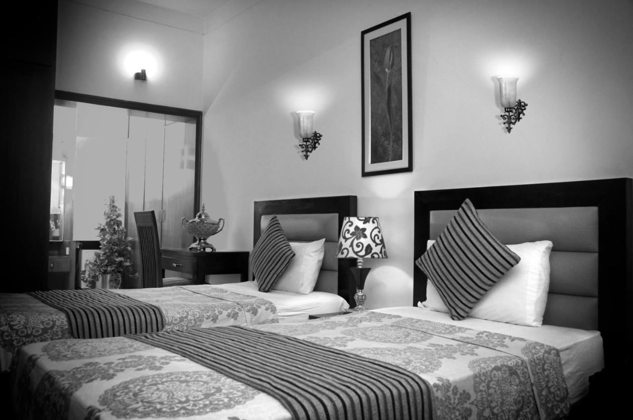 Royal Elegance Hotel Lahore Eksteriør billede