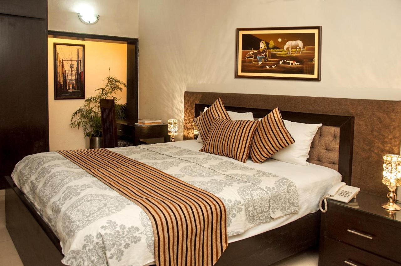 Royal Elegance Hotel Lahore Eksteriør billede