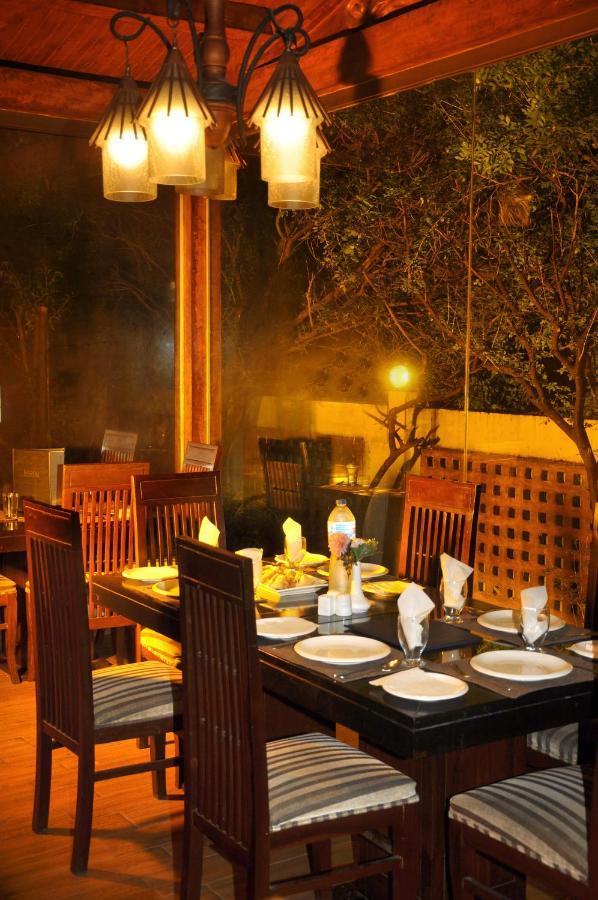 Royal Elegance Hotel Lahore Eksteriør billede