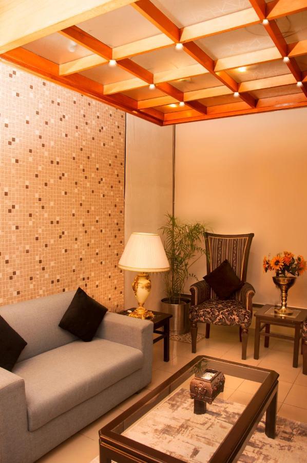 Royal Elegance Hotel Lahore Eksteriør billede