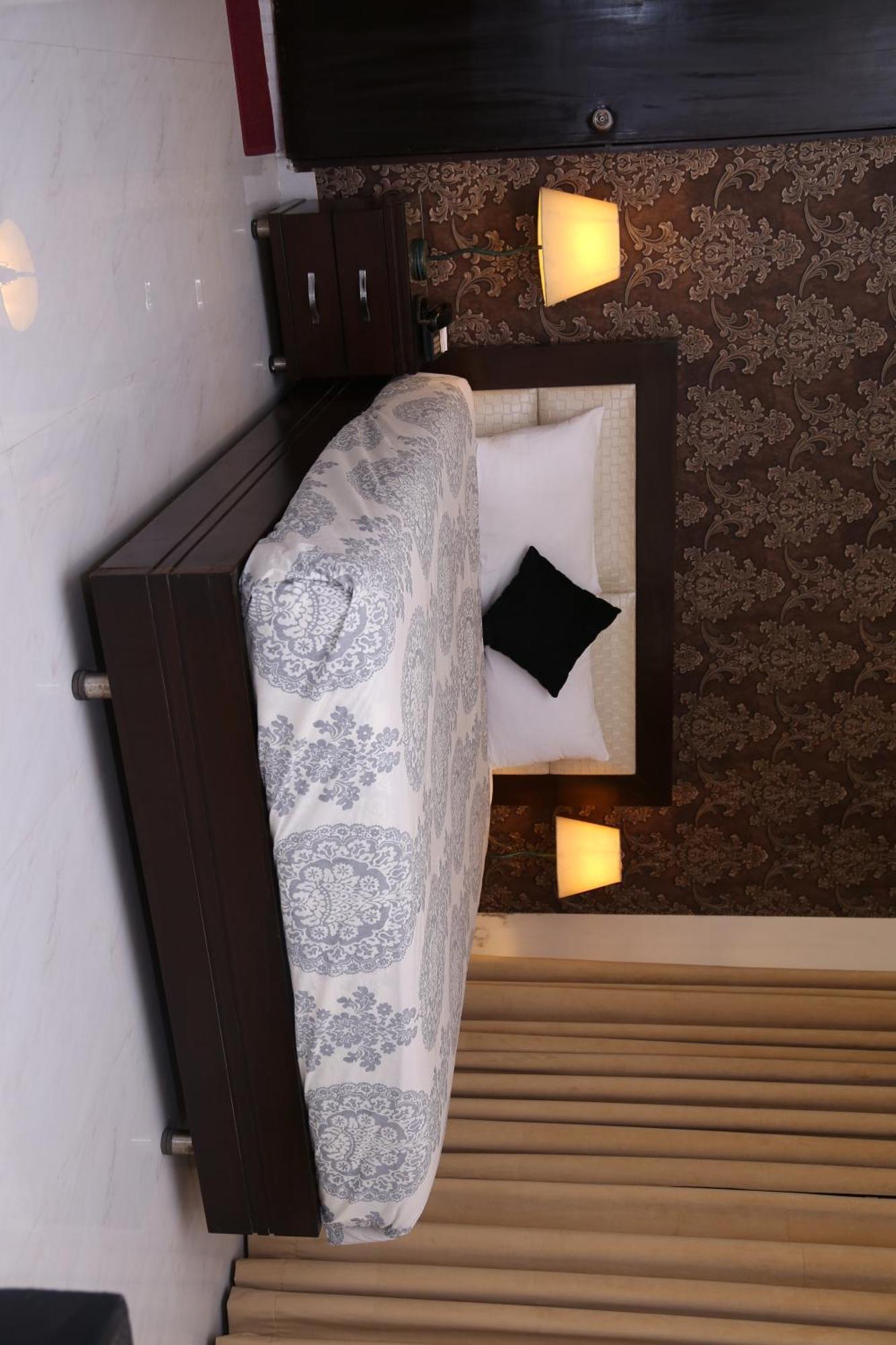 Royal Elegance Hotel Lahore Eksteriør billede
