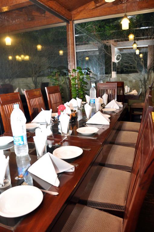 Royal Elegance Hotel Lahore Eksteriør billede