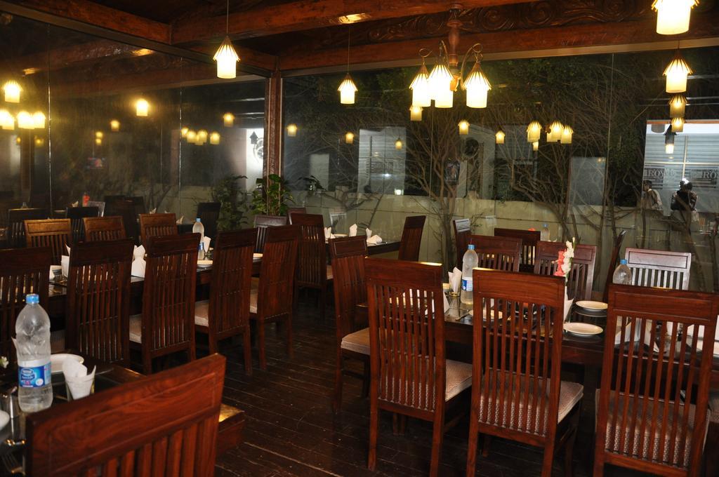 Royal Elegance Hotel Lahore Eksteriør billede