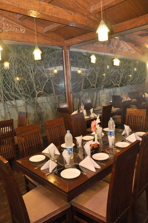 Royal Elegance Hotel Lahore Eksteriør billede