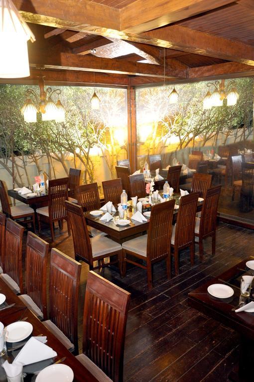 Royal Elegance Hotel Lahore Eksteriør billede